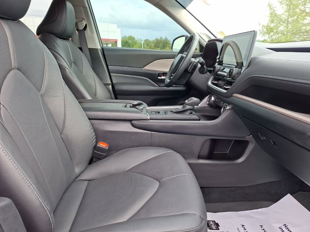 Used 2026 Toyota Grand Highlander AWD image 36