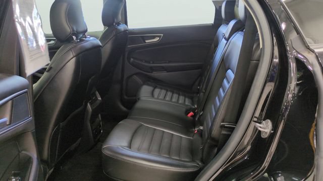 Used 2017 Ford Edge SEL w/ Equipment Group 201A AWD/4WD image 16