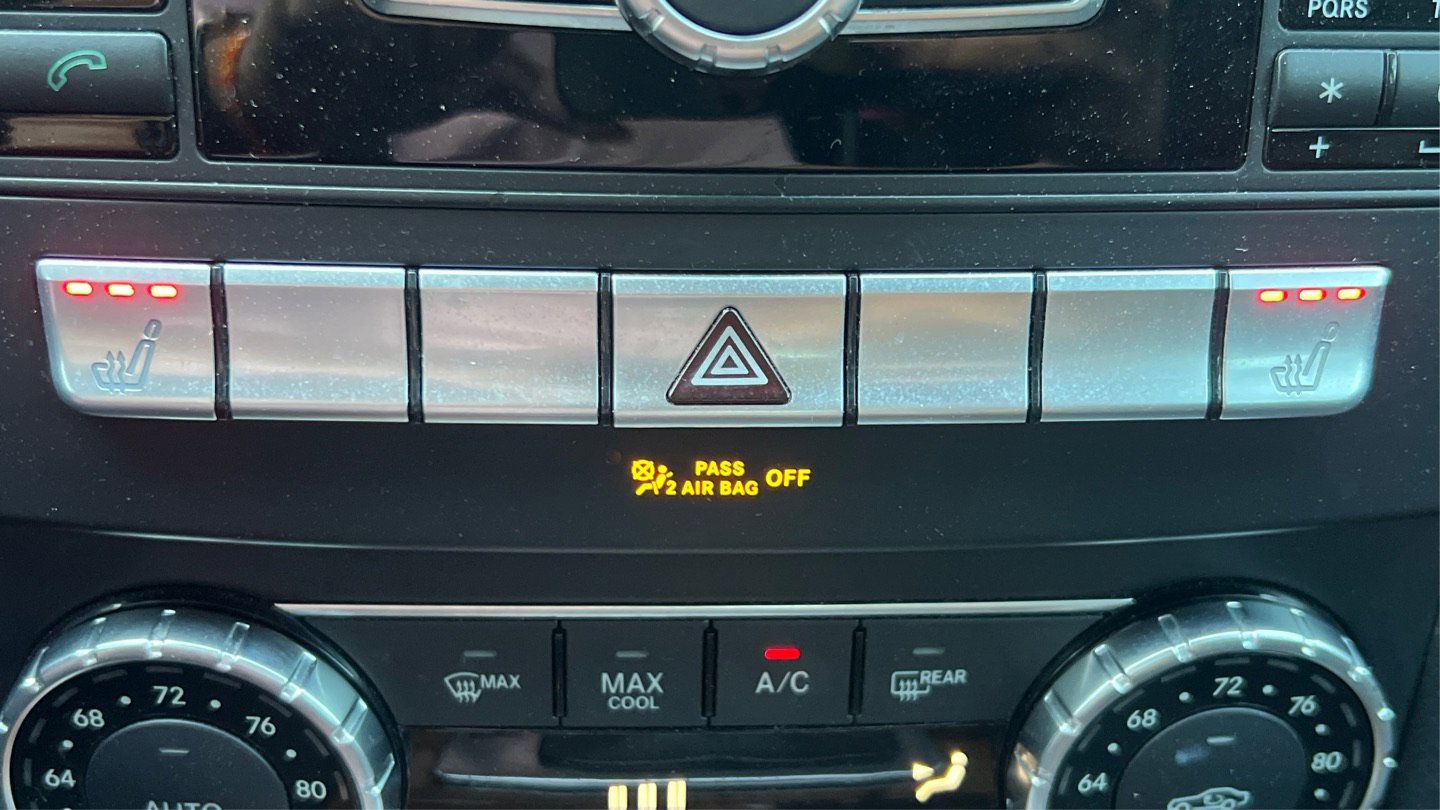 Used 2013 Mercedes-Benz C 250 Sedan image 29