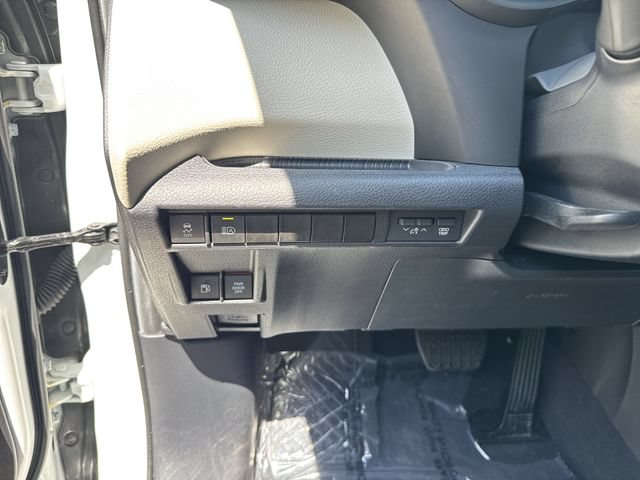 Used 2024 Toyota Sienna XLE FWD image 24
