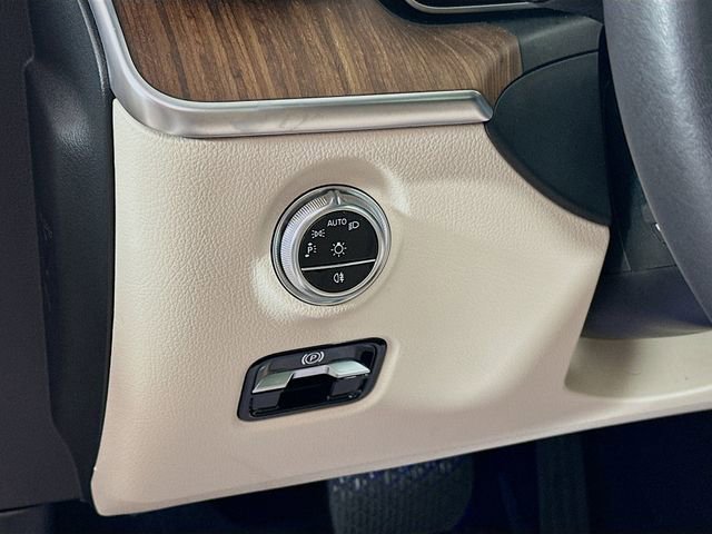 Used 2023 Mercedes-Benz C 300 4MATIC Sedan image 11