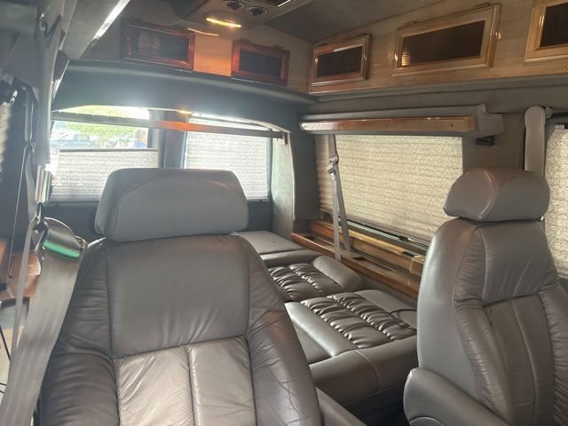 Used 2003 Chevrolet Express 1500 w/ Preferred Equipment Group 4 RWD image 25