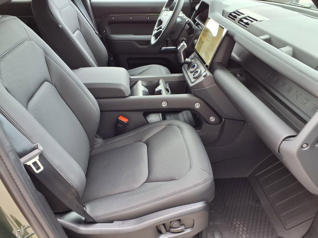New 2026 Land Rover Defender 110 S AWD/4WD image 7