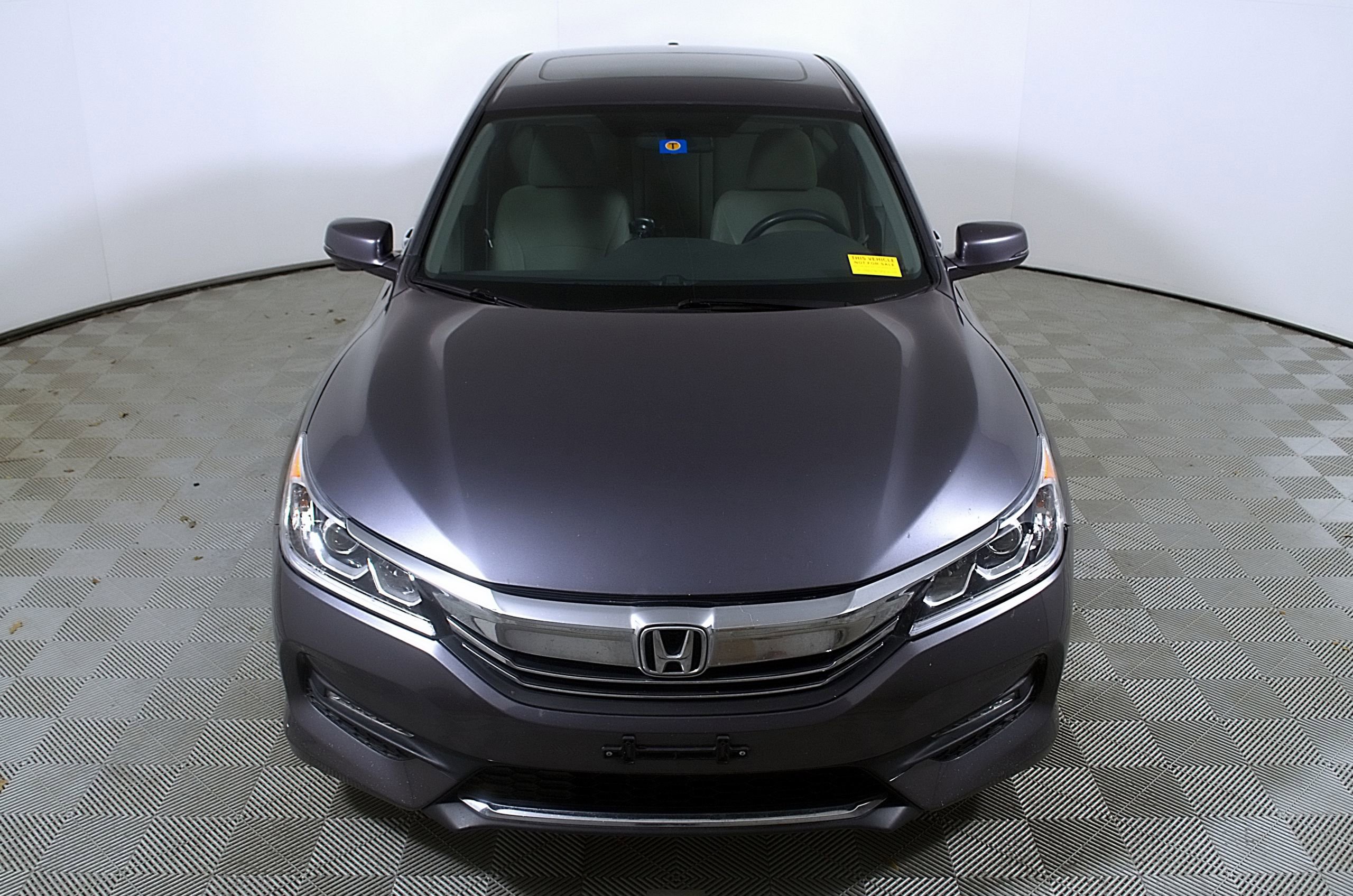 Used 2017 Honda Accord EX image 4