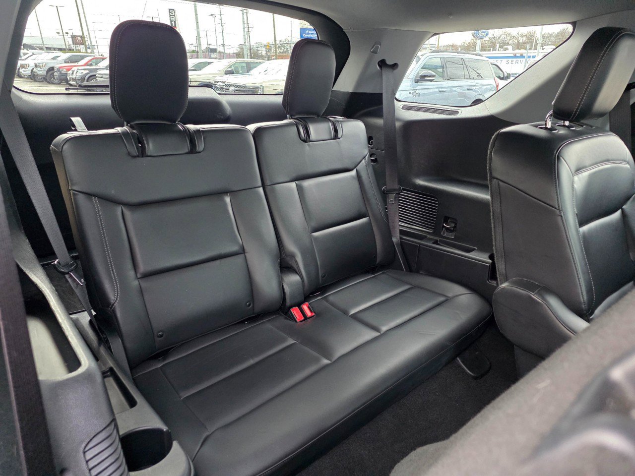 Used 2021 Ford Explorer XLT w/ Equipment Group 202A image 12