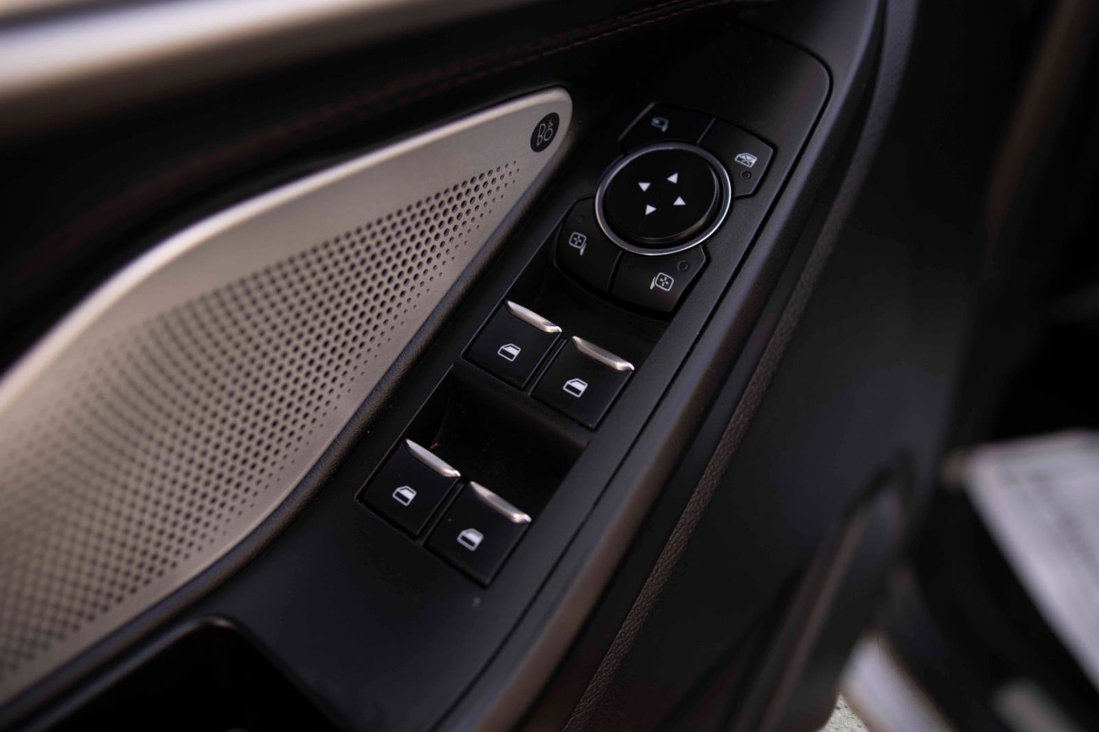 Used 2020 Ford Explorer Platinum w/ Premium Technology Package image 18