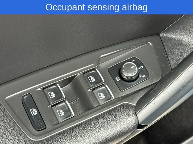 Used 2019 Volkswagen Tiguan SE image 16