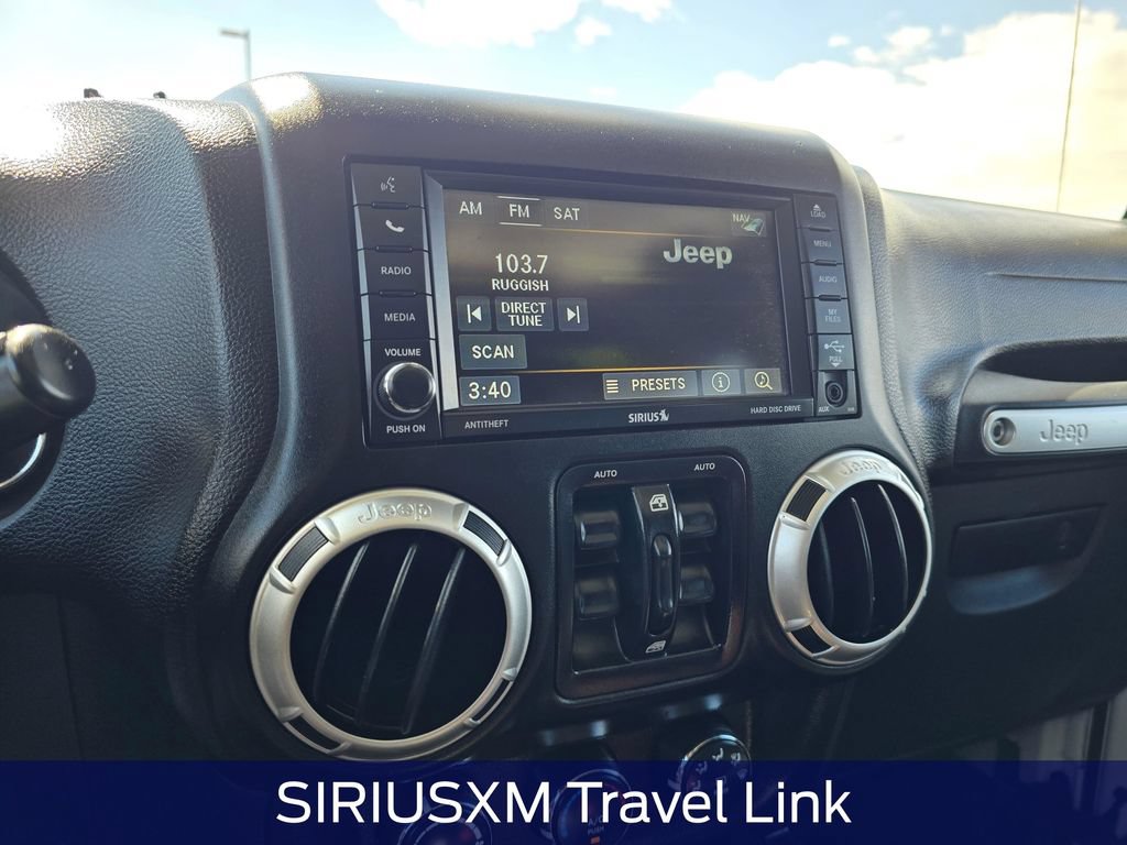 Used 2015 Jeep Wrangler Unlimited Rubicon w/ Max Tow Package AWD/4WD image 22