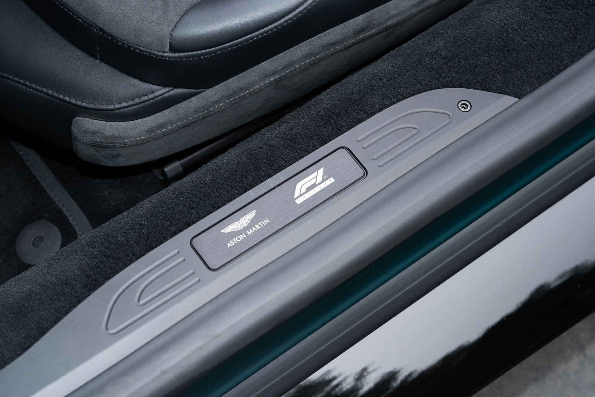 Used 2023 Aston Martin V8 Vantage Roadster image 20