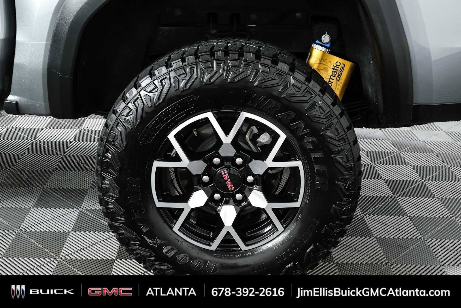 Used 2024 GMC Canyon AT4X AWD/4WD image 37