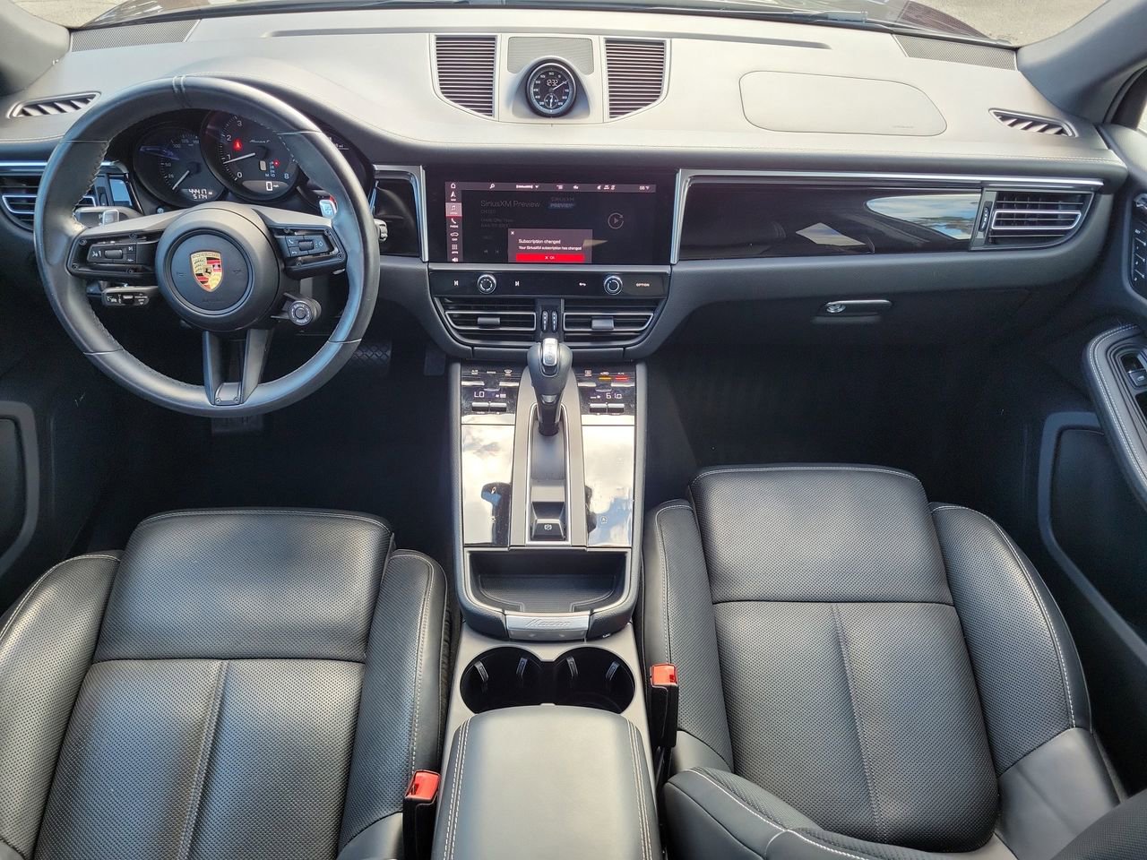 Used 2023 Porsche Macan Turbo image 12