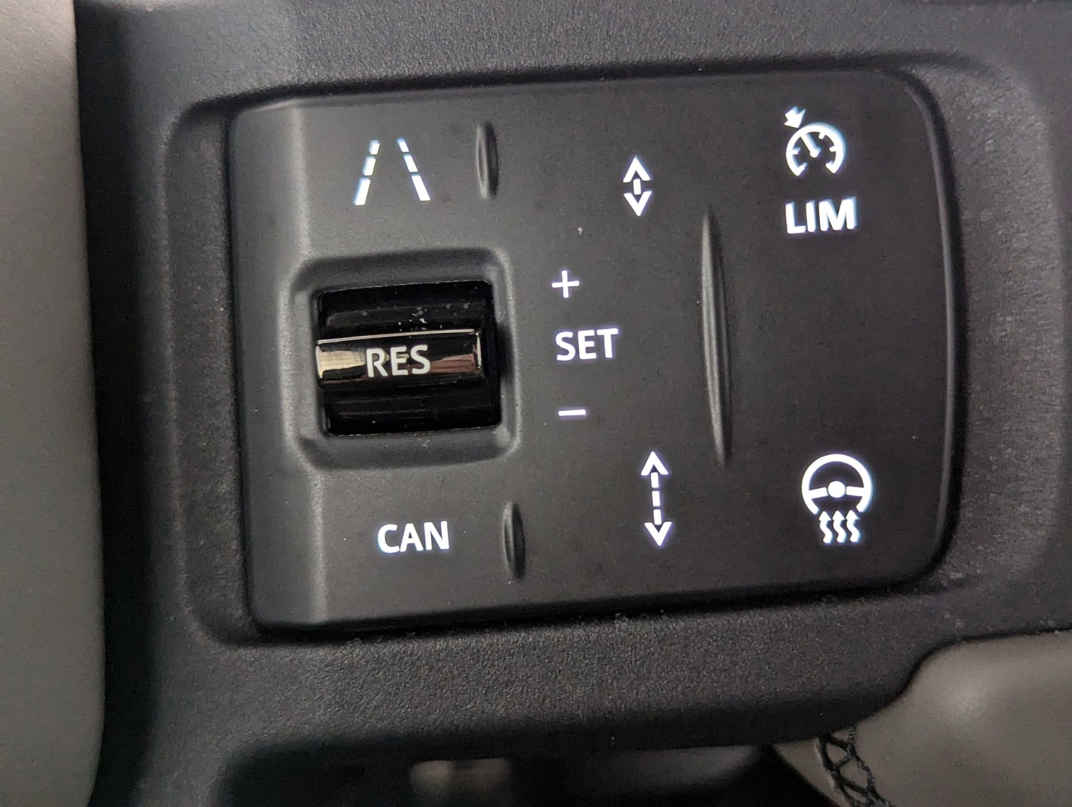 Certified 2025 Land Rover Defender 110 image 41