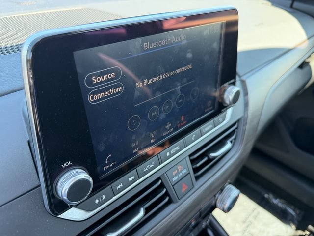 Used 2024 Nissan Altima 2.5 SV FWD image 19