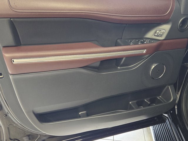 Used 2023 Ford Expedition Max Limited image 18