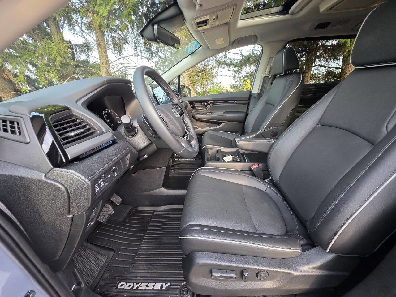 Used 2025 Honda Odyssey Touring image 12