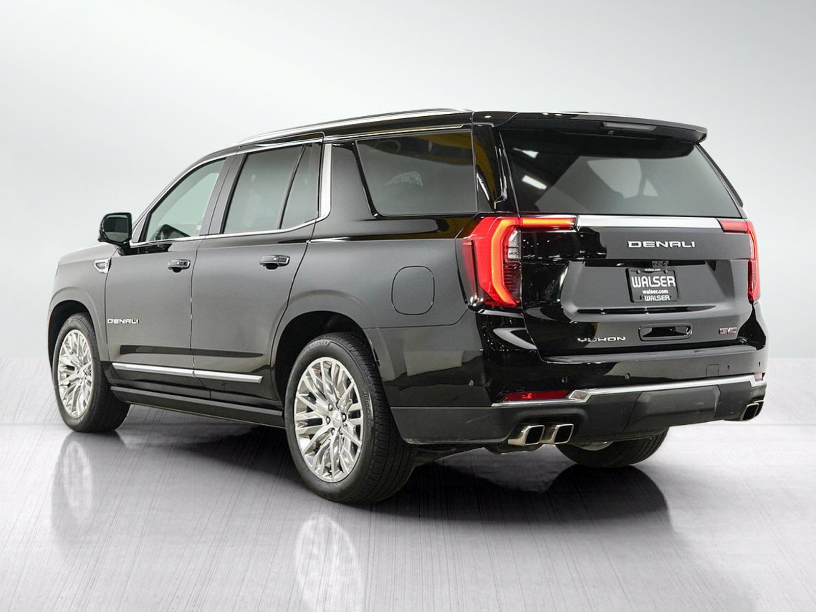 Used 2026 GMC Yukon Denali w/ Denali Reserve Package AWD/4WD image 4
