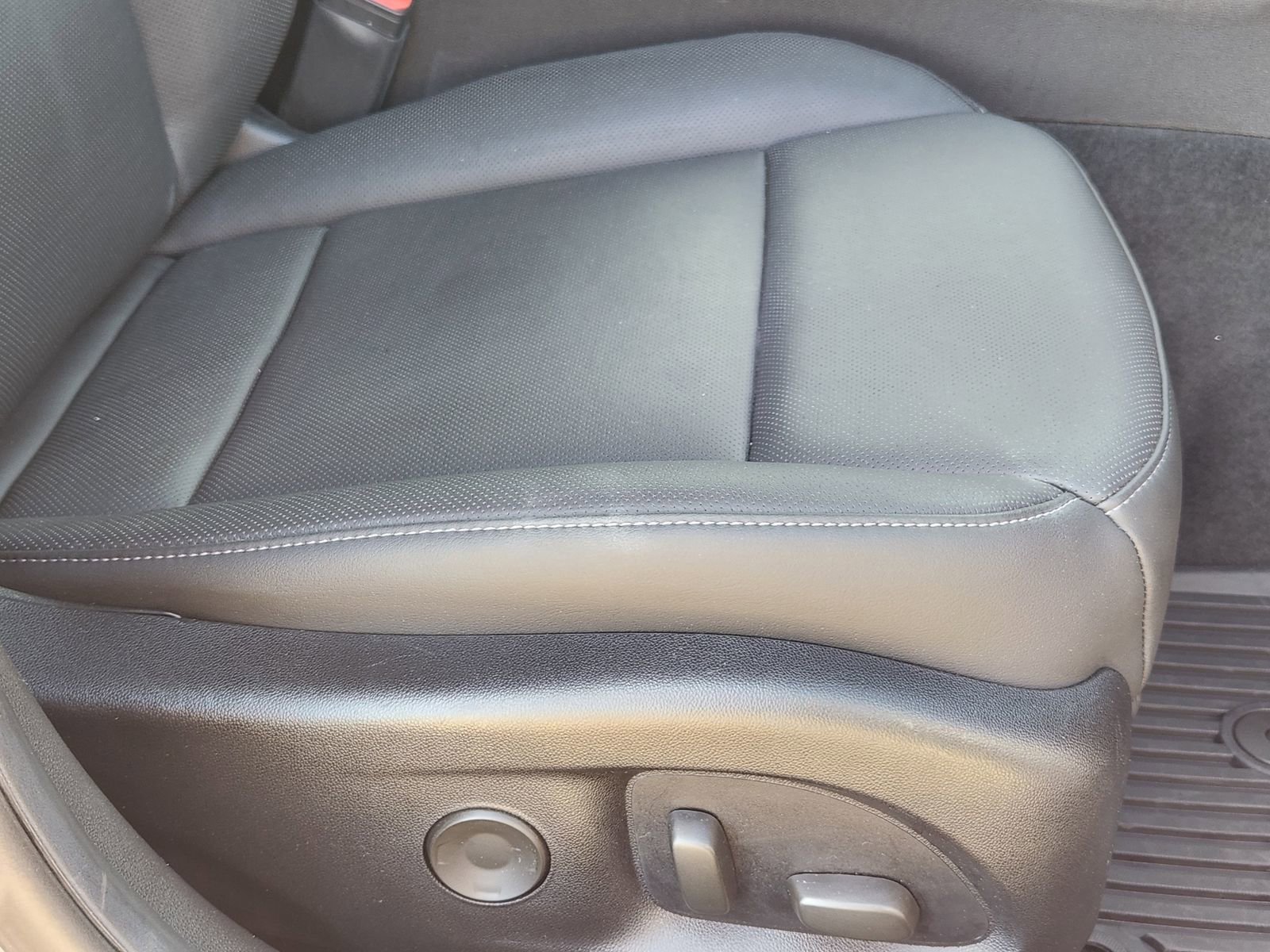 Used 2021 Cadillac CT4 Premium Luxury RWD image 28