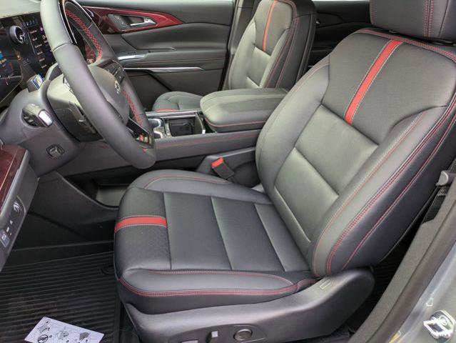 New 2026 Chevrolet Traverse RS w/ LPO, Floor Liner Package FWD image 10