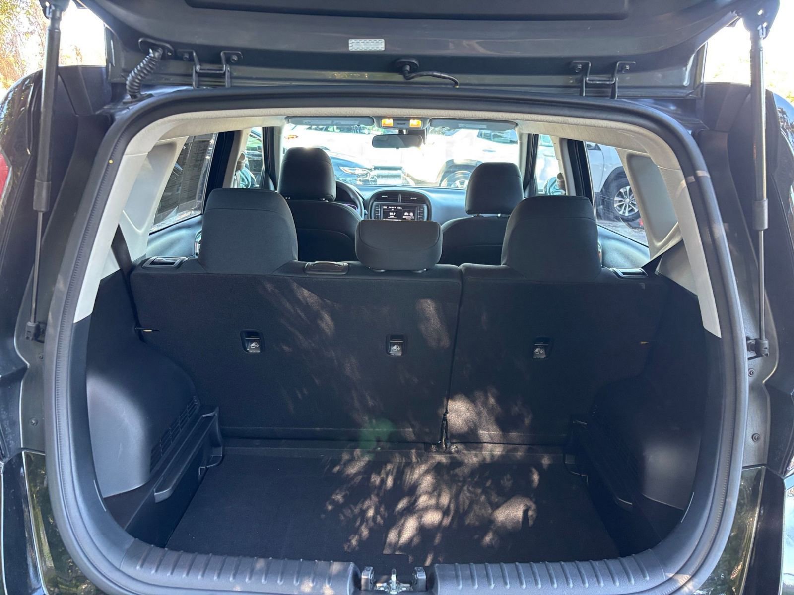 Used 2025 Kia Soul LX w/ LX Technology Package image 31