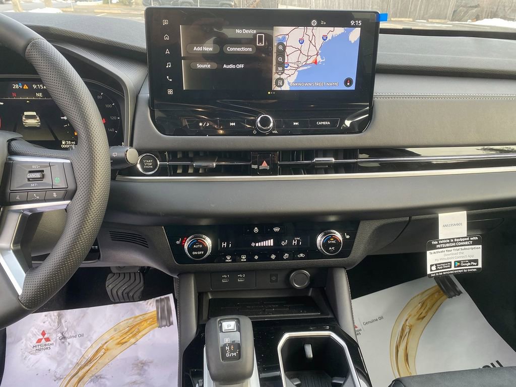 New 2026 Mitsubishi Outlander SE image 18