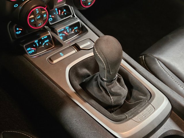 Used 2015 Chevrolet Camaro SS w/ SS Performance Package RWD image 11