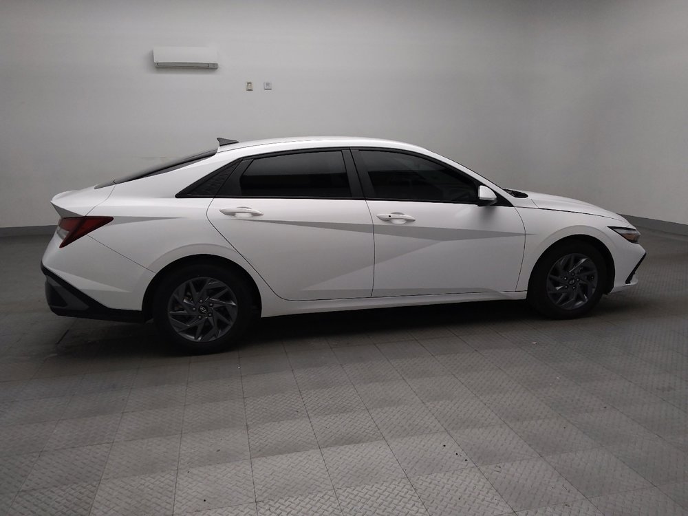 Used 2024 Hyundai Elantra SEL image 10