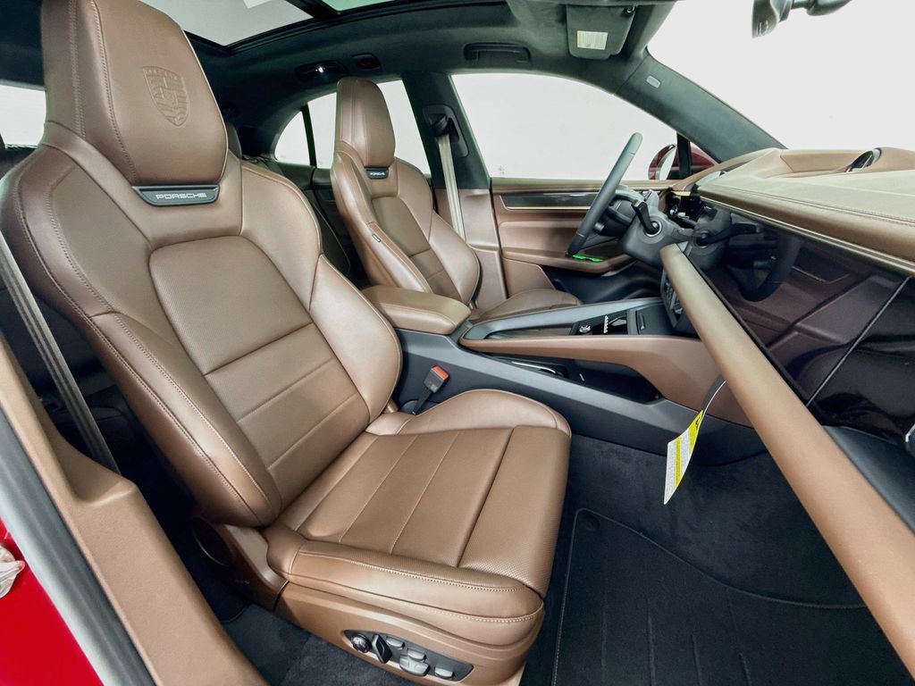 New 2026 Porsche Macan Turbo Electric AWD/4WD image 30