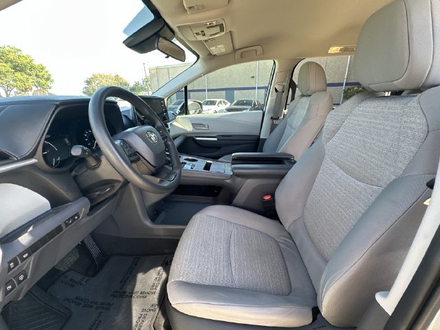 Certified 2023 Toyota Sienna LE FWD image 22