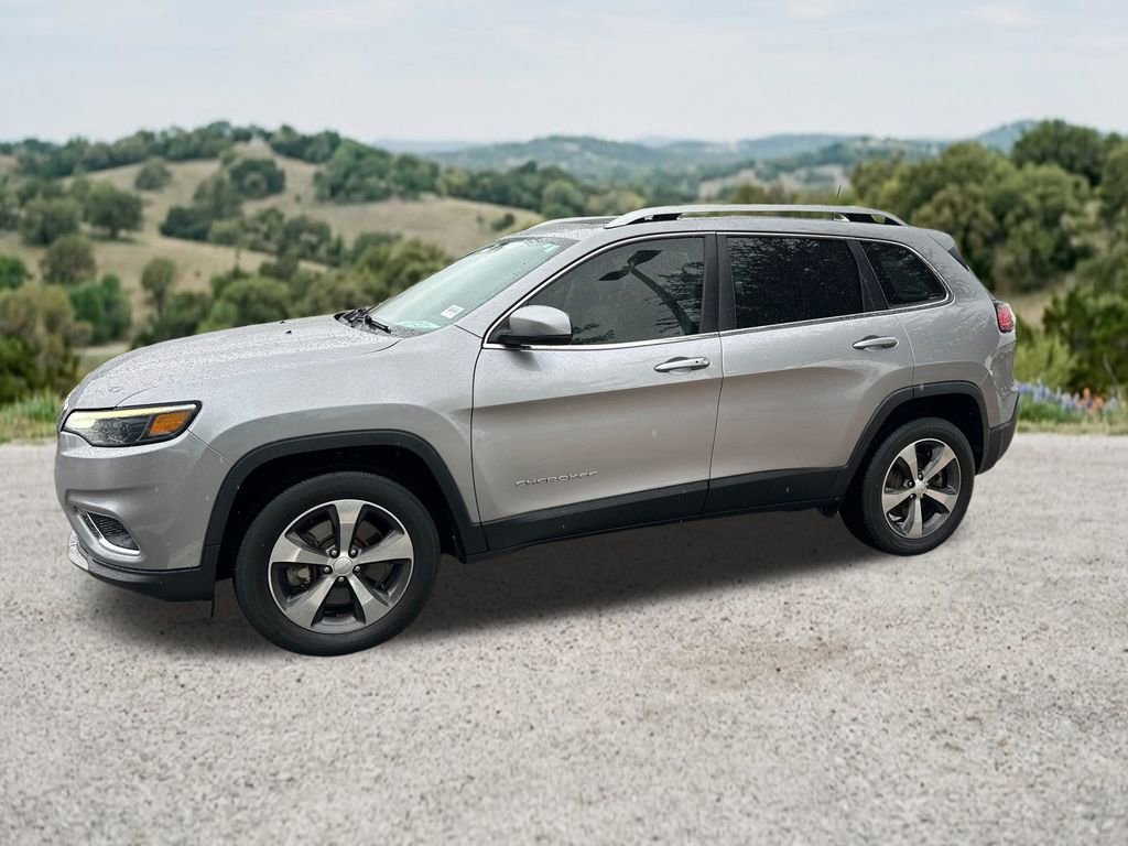 Used 2019 Jeep Cherokee Limited w/ Luxury Group AWD/4WD image 4