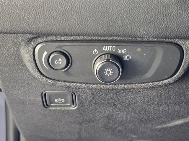 Used 2024 GMC Terrain SLE image 26