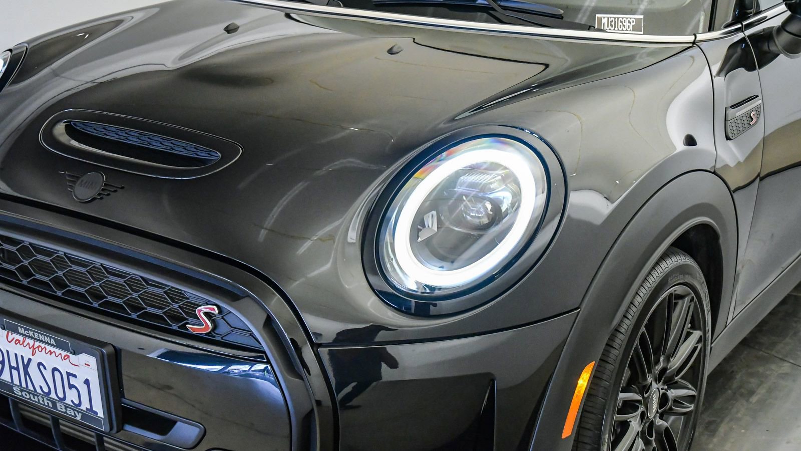 Certified 2024 MINI Cooper S image 9