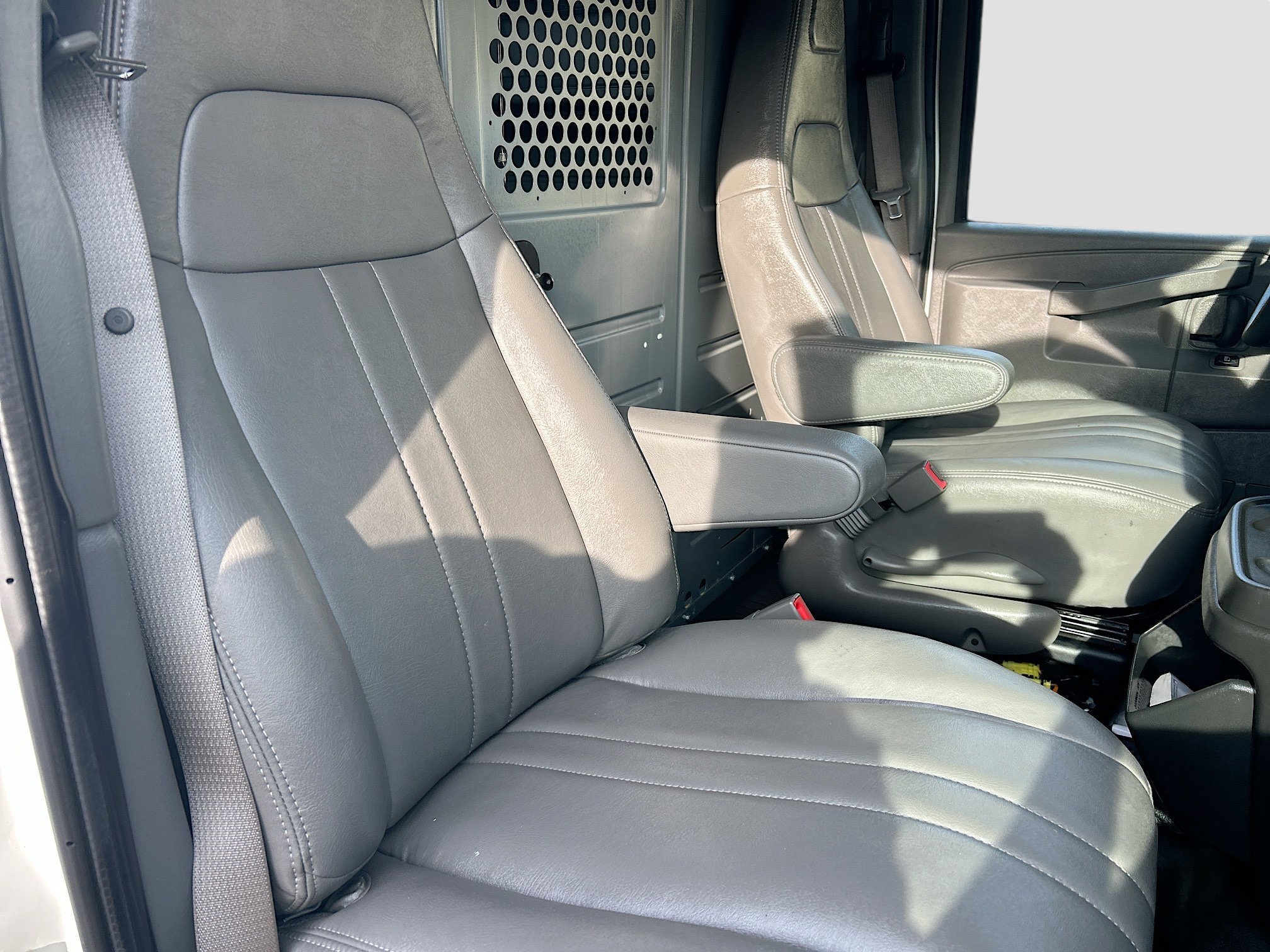 Used 2020 Chevrolet Express 2500 w/ Driver Convenience Package image 28