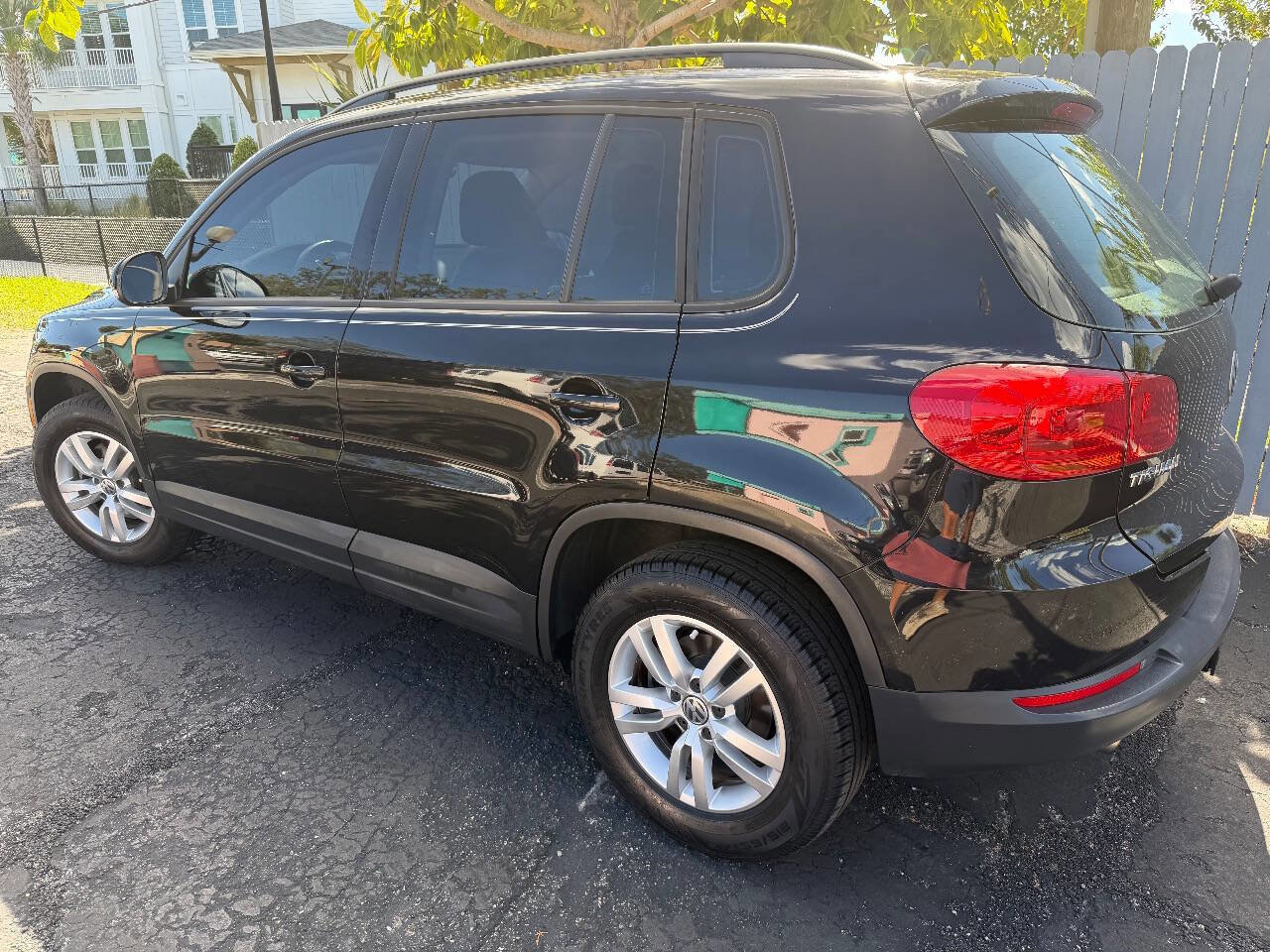 Used 2016 Volkswagen Tiguan S image 17