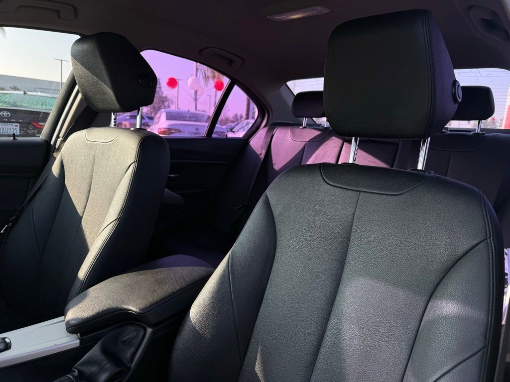 Used 2018 BMW 320i Sedan image 15