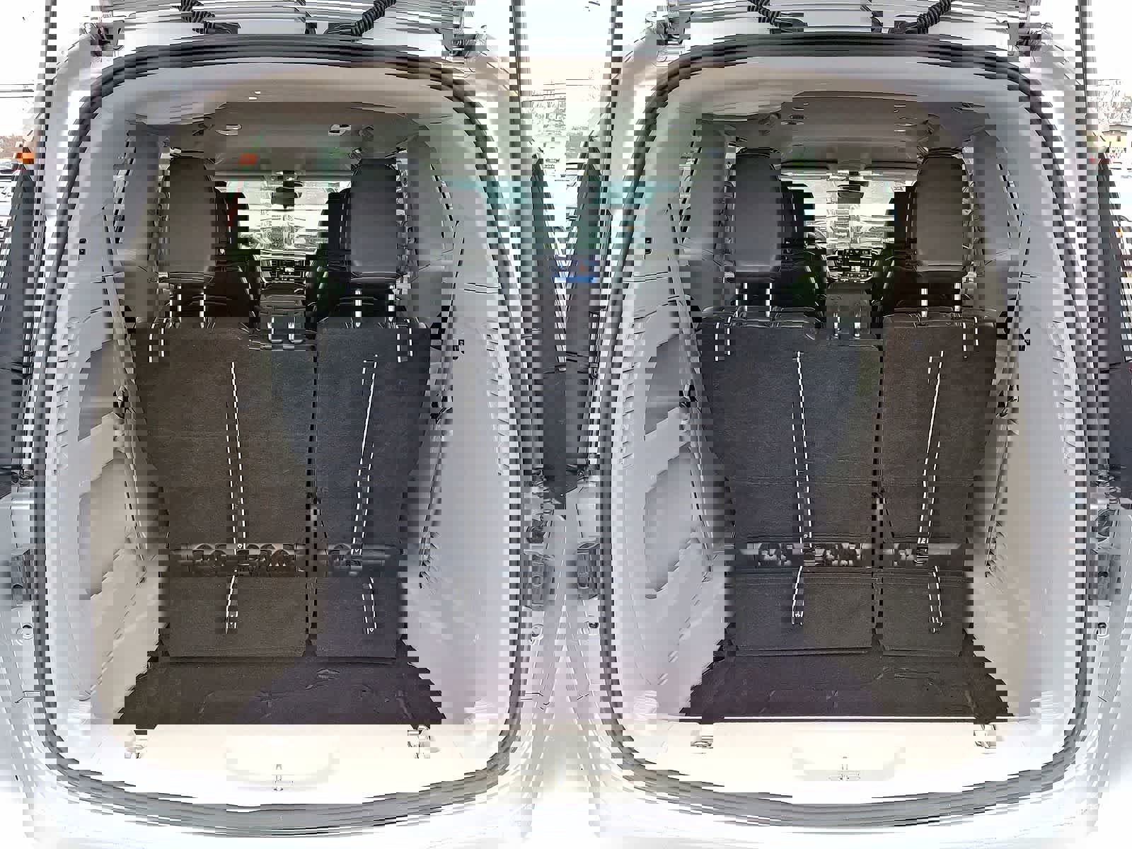 Used 2023 Chrysler Pacifica Touring-L image 24