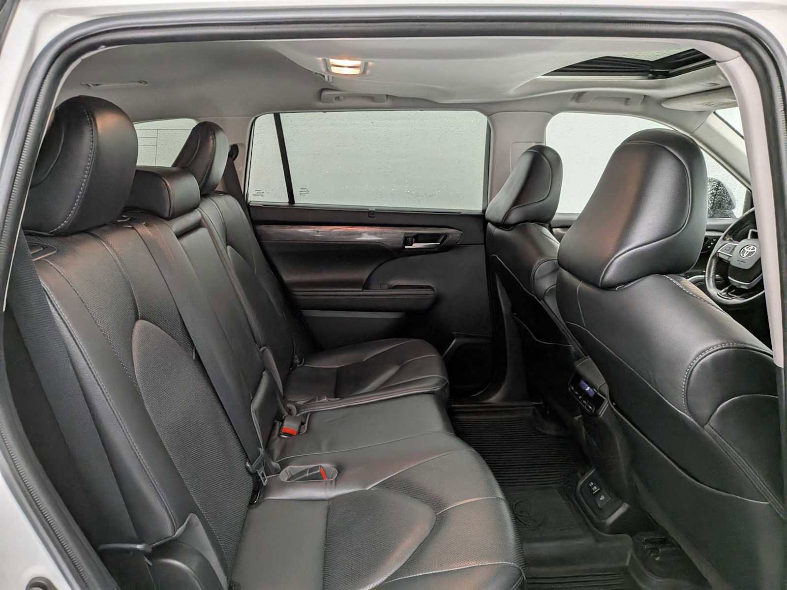 Used 2021 Toyota Highlander Limited image 22