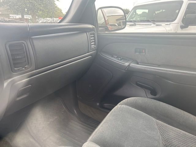 Used 2003 Chevrolet Silverado 1500 LS w/ Off-Road Package AWD/4WD image 10