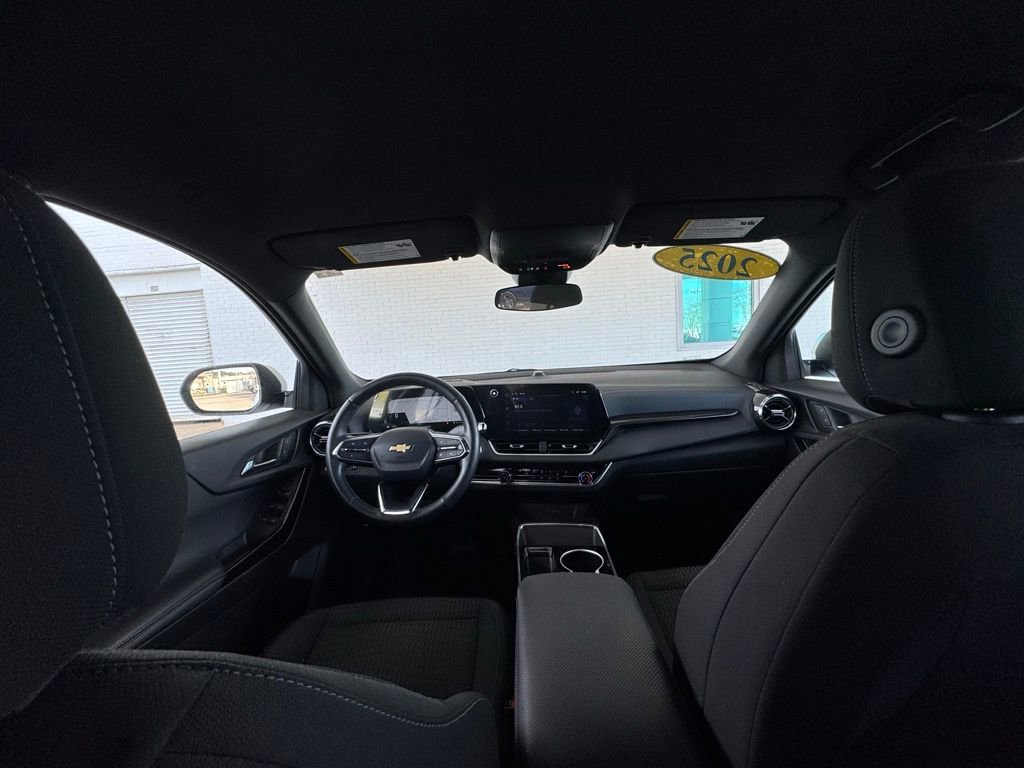 Used 2025 Chevrolet Equinox LT image 27