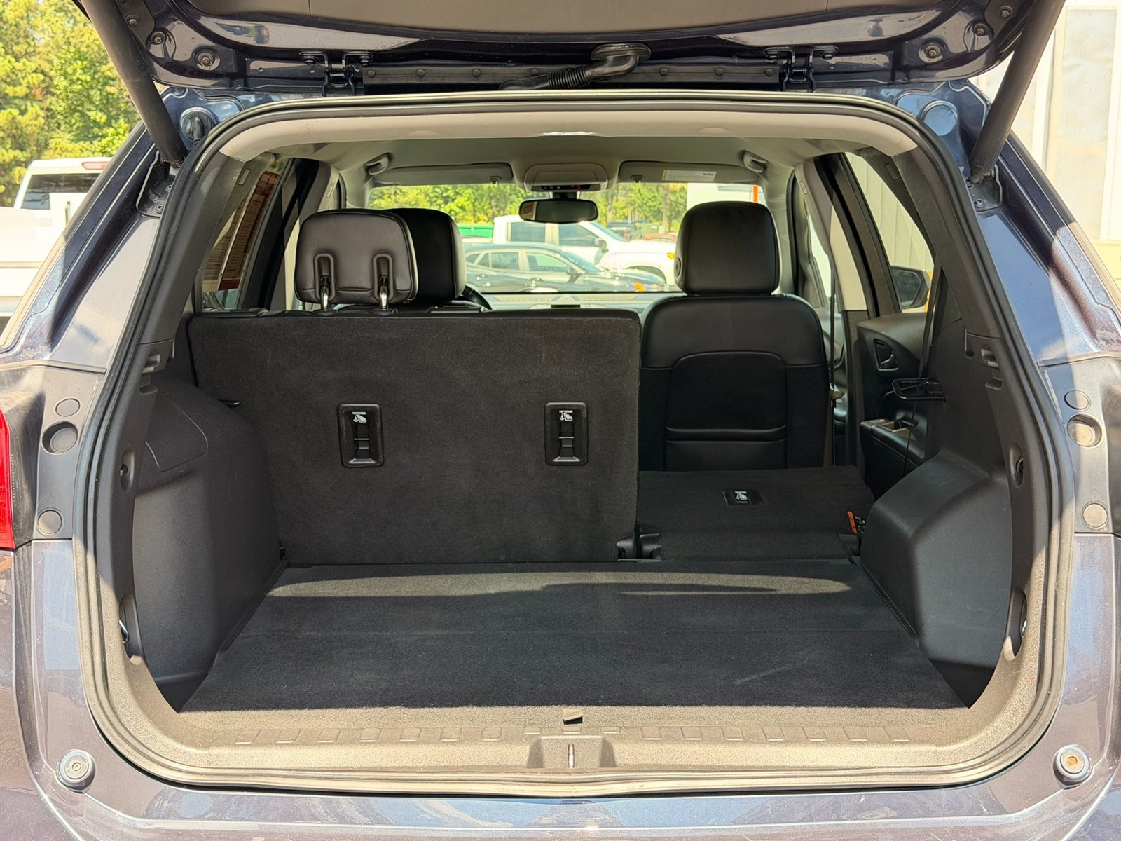 Used 2019 Chevrolet Equinox Premier AWD/4WD image 30
