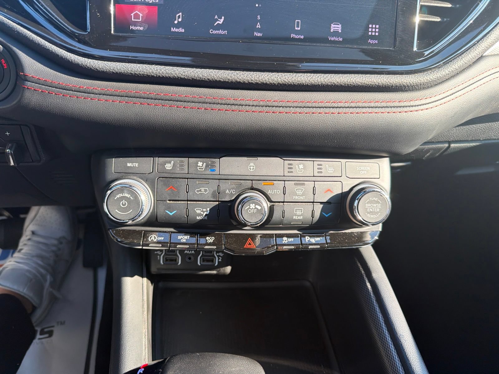 Used 2024 Dodge Durango GT AWD/4WD image 15