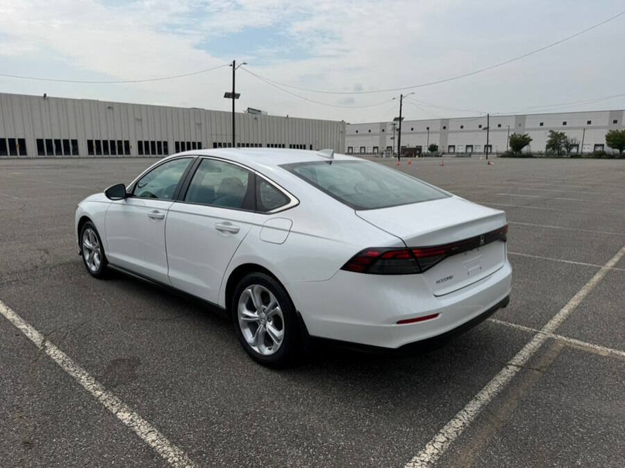 Used 2025 Honda Accord LX image 5