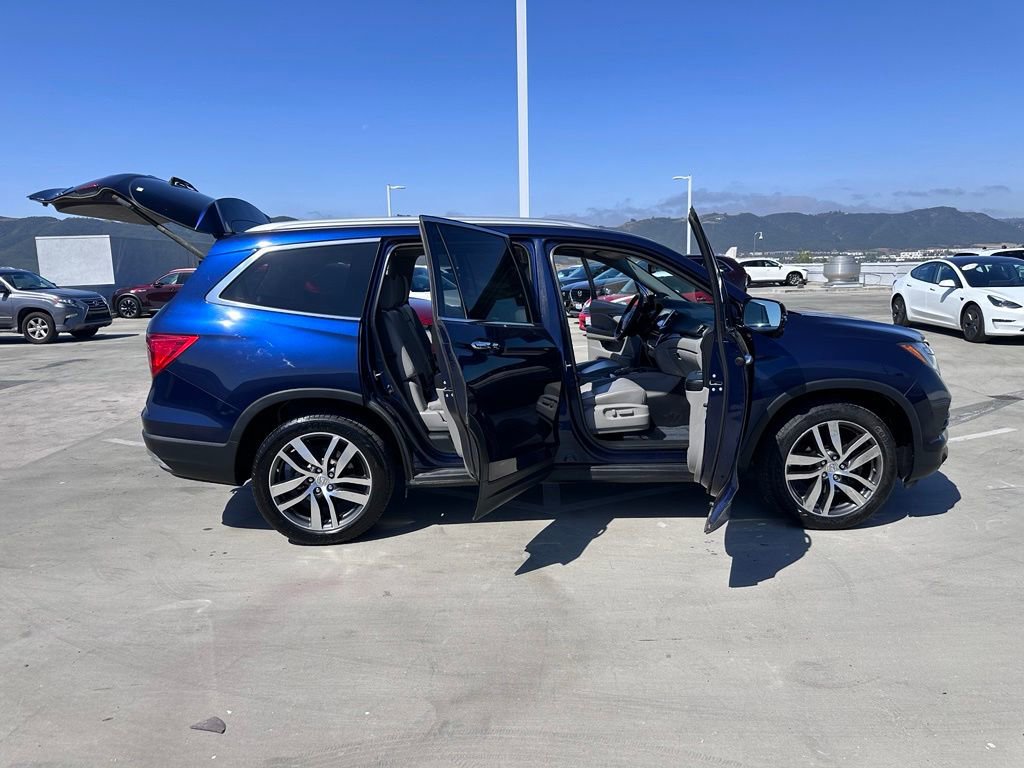 Used 2017 Honda Pilot Touring image 29