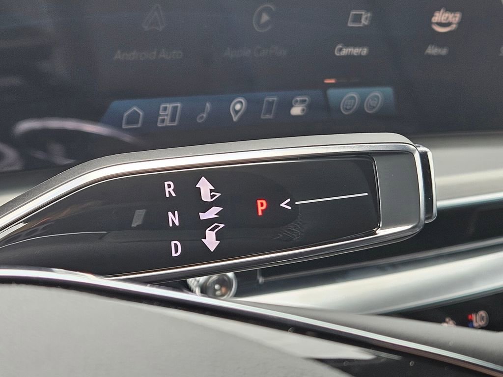 New 2025 Cadillac Lyriq Sport image 25