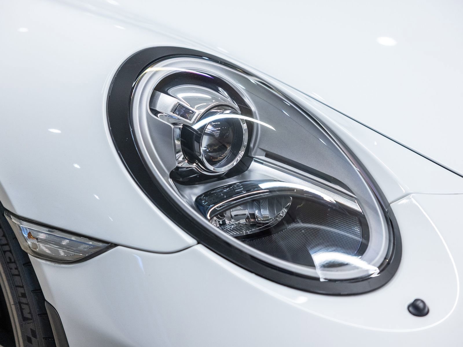 Certified 2018 Porsche 911 GT3 w/ Sport Chrono Package image 14