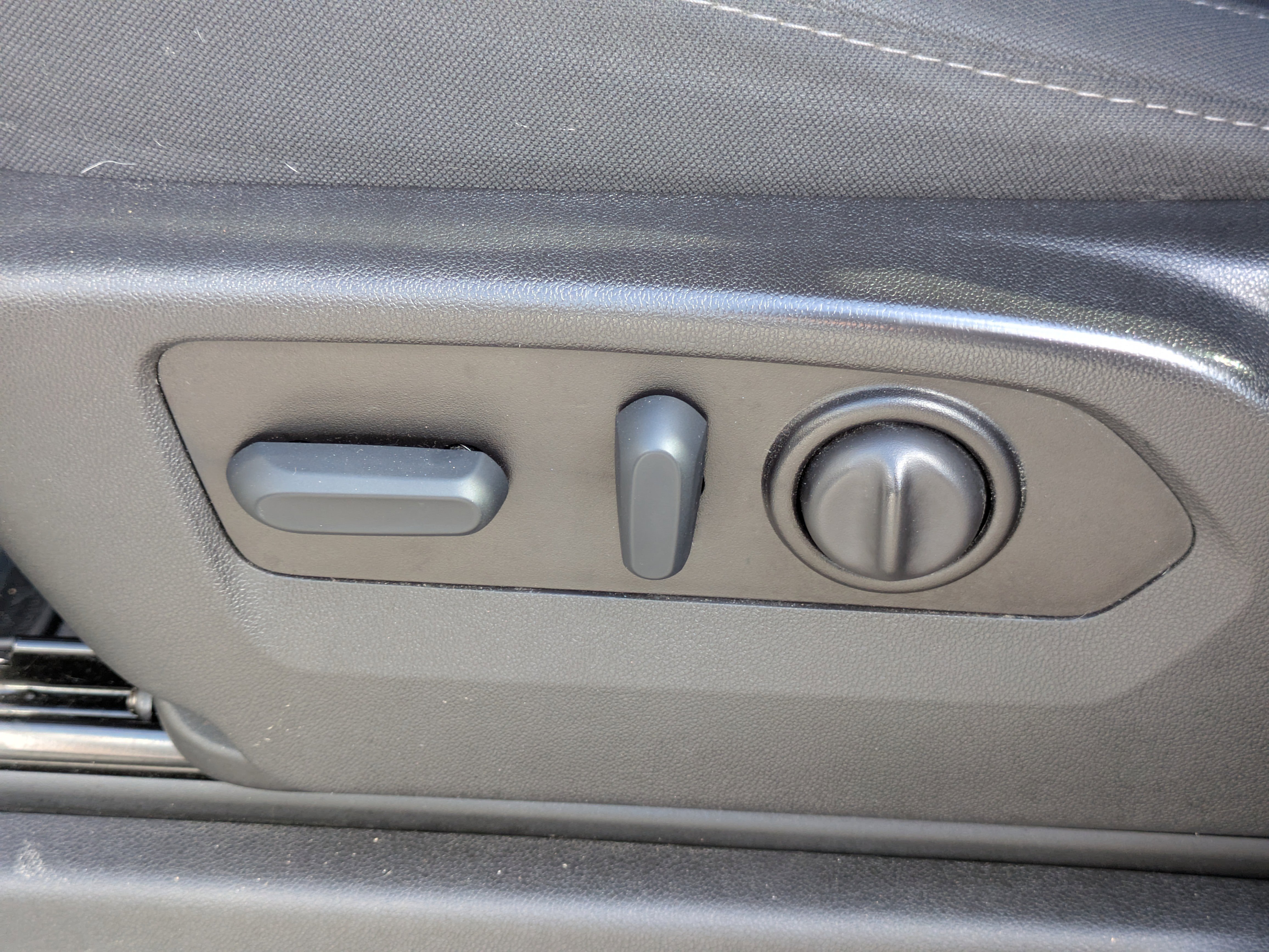 Used 2022 Chevrolet Silverado 1500 RST image 12