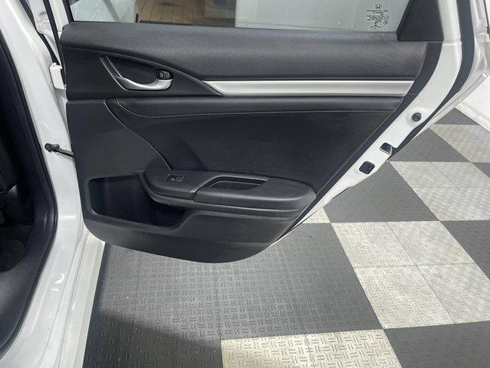Used 2019 Honda Civic EX-L image 13
