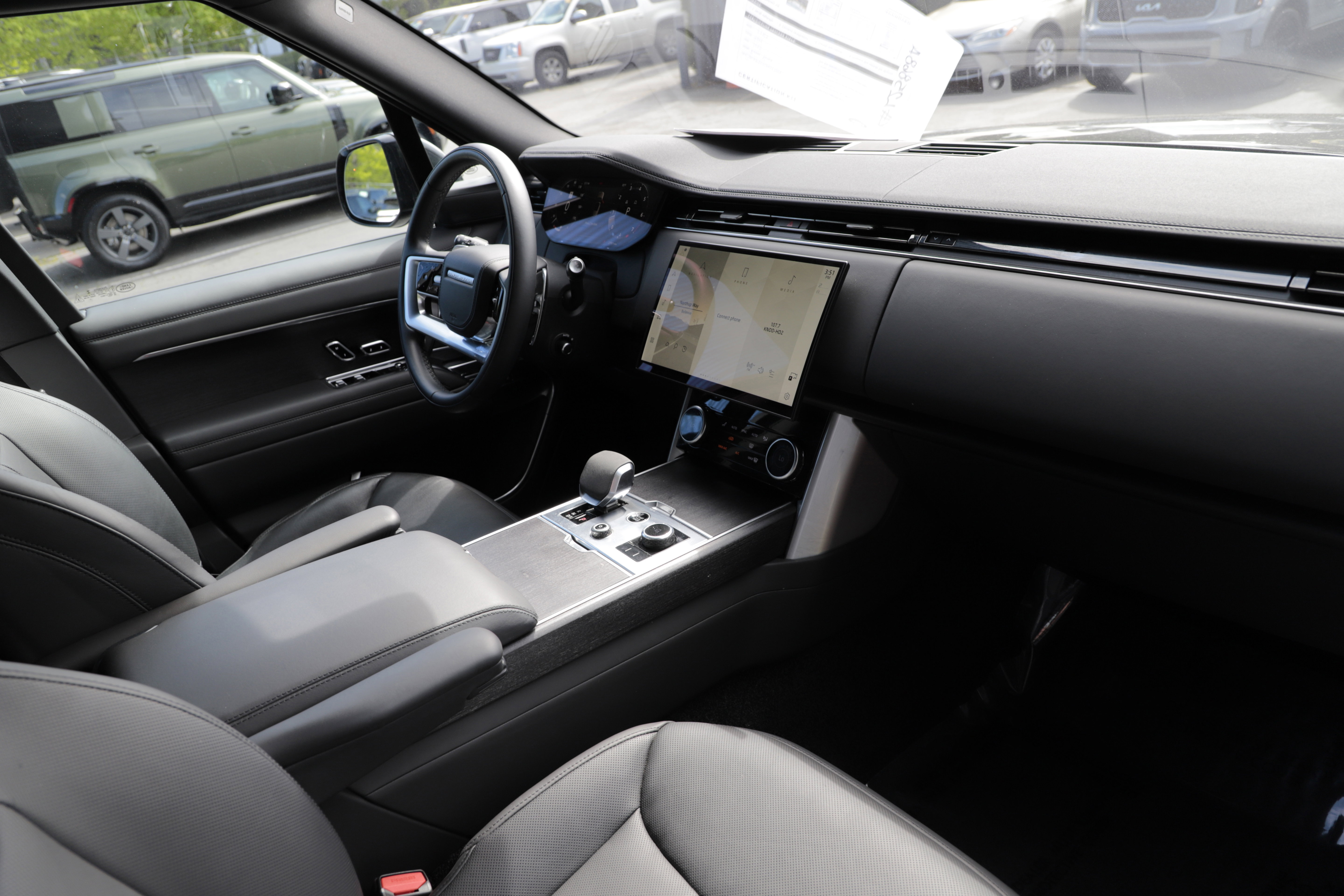 Certified 2023 Land Rover Range Rover SE AWD/4WD image 13