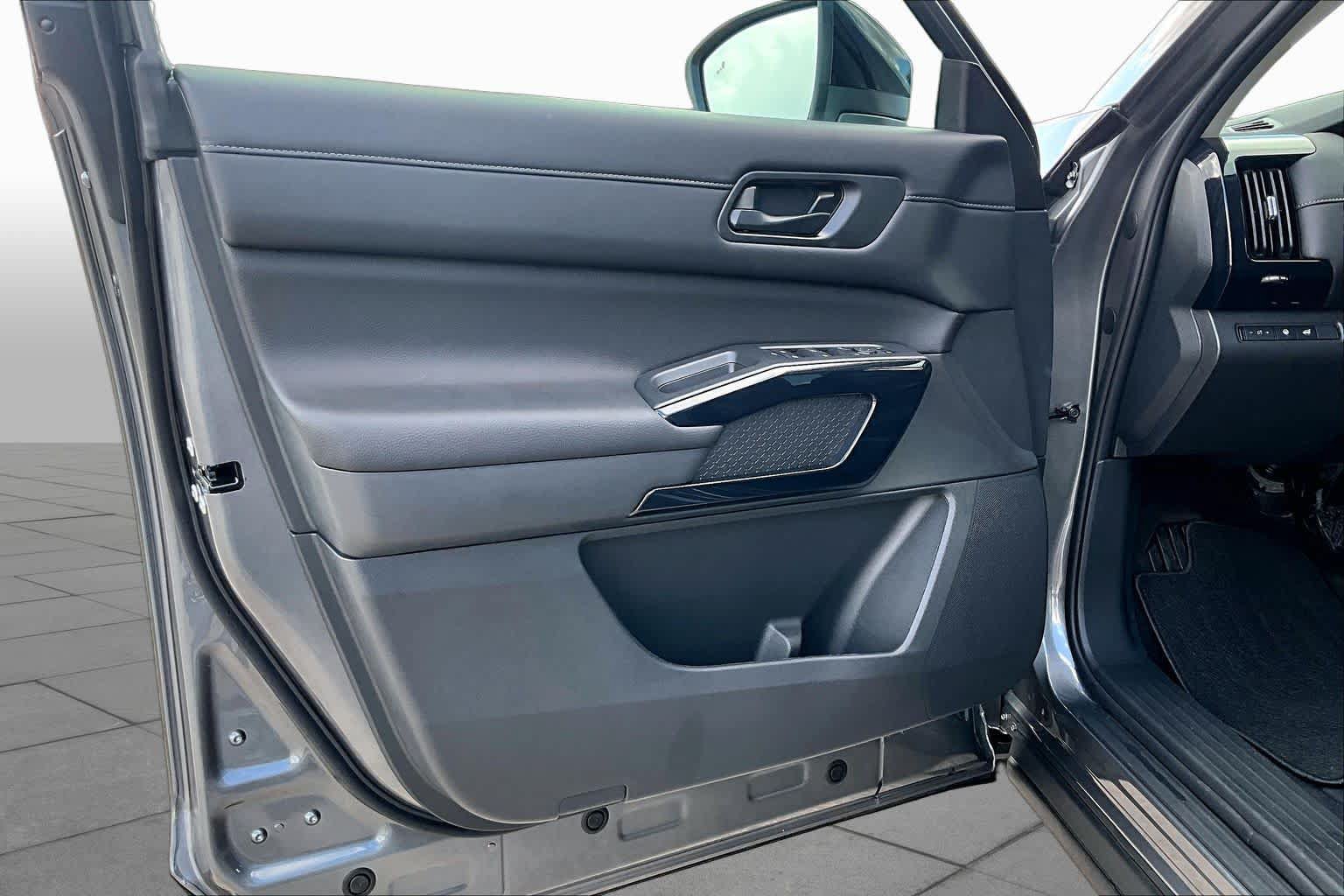 New 2026 Nissan Pathfinder SV FWD image 10