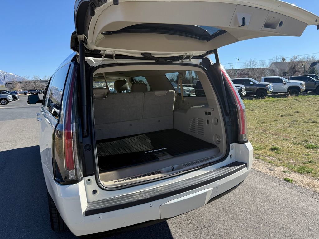 Used 2015 Cadillac Escalade ESV Premium image 13