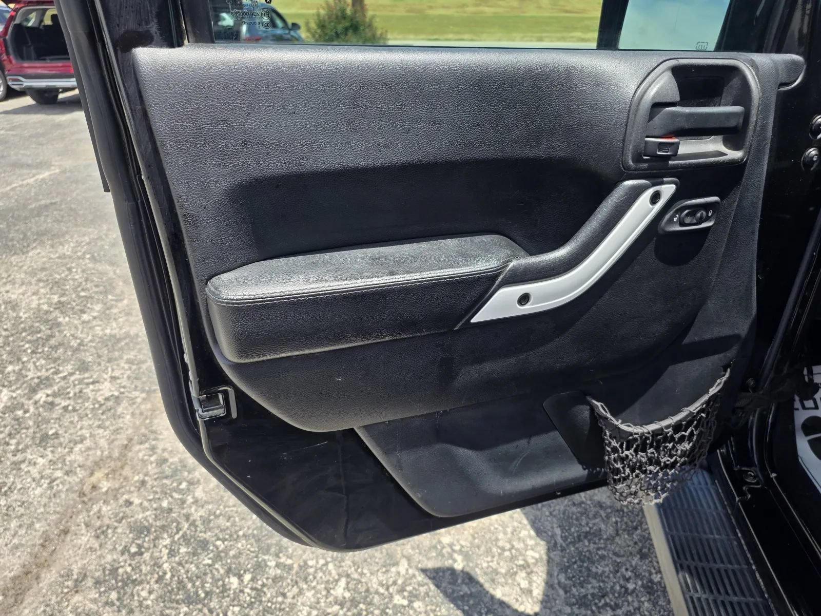 Used 2015 Jeep Wrangler Sahara AWD/4WD image 10